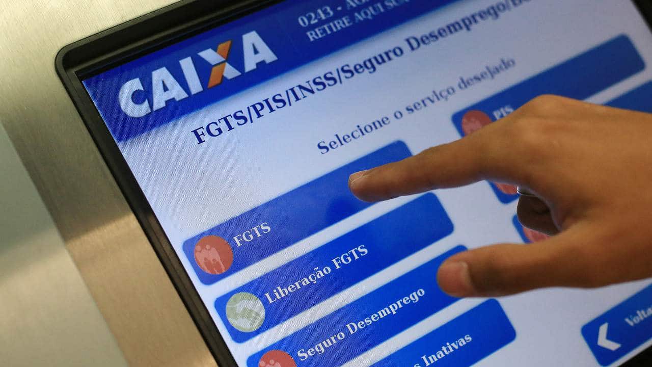 Bolsonaro pode liberar saque do FGTS inativo com depósitos até 2018