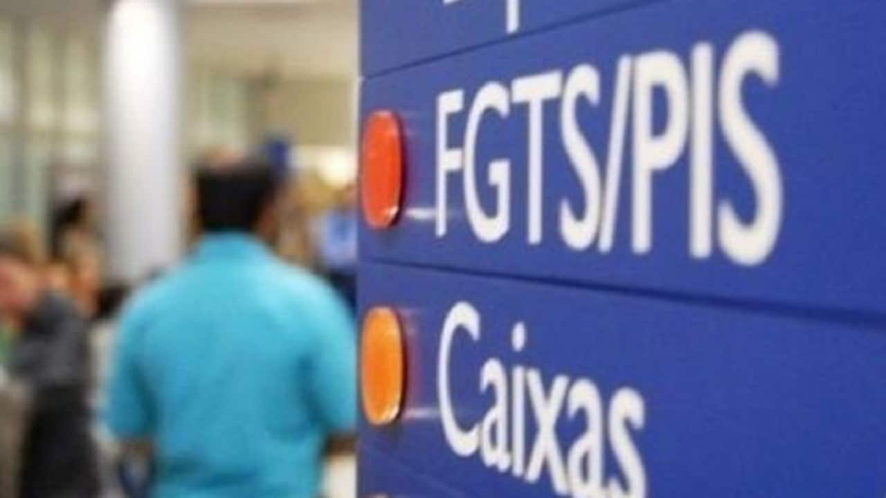 Cuidado: evite golpes que prometem saques do FGTS no WhatsApp
