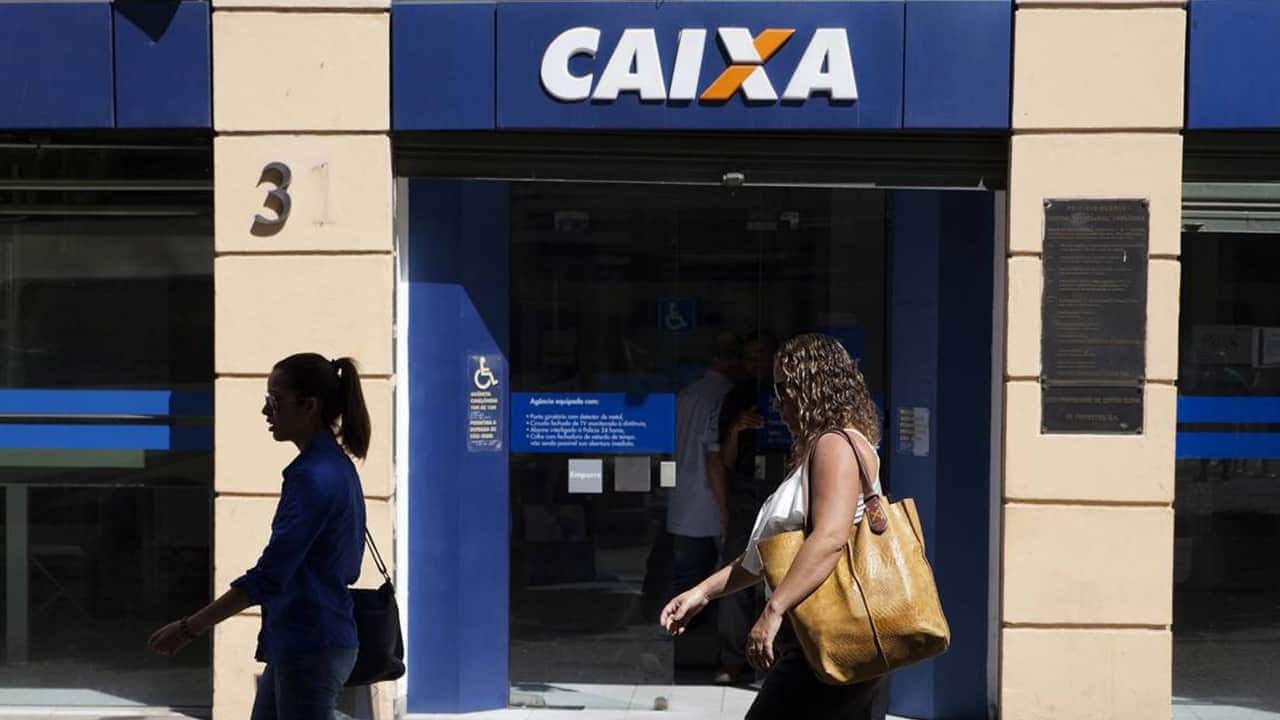 Caixa abre sábado e domingo