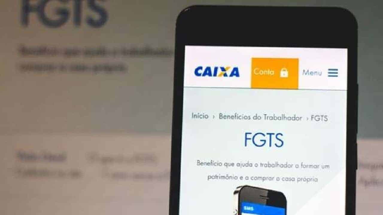 Bolsonaro promete anunciar medida com liberação do FGTS nesta semana