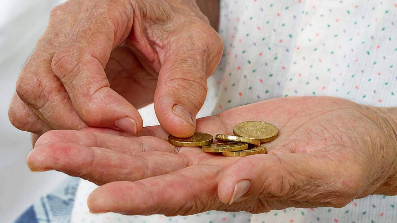Salário mínimo no Brasil deveria ser de R$ 4.214,62, diz Dieese