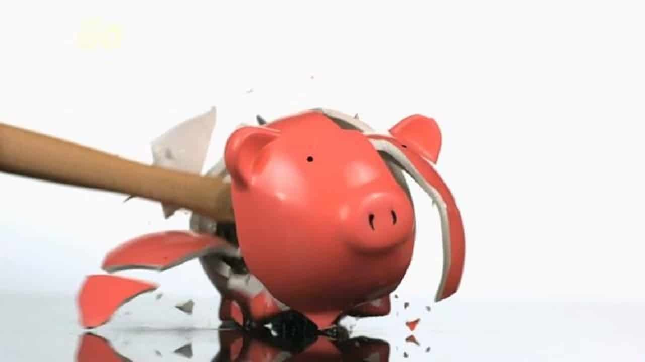 Pagou uma dívida e o nome continua no SPC e Serasa, o que fazer?