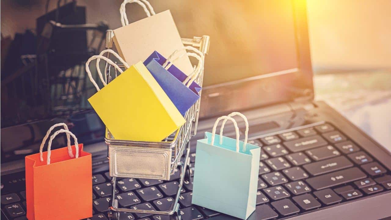 Brasileiros gastaram mais na Black Friday