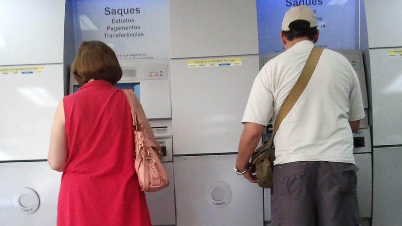 golpes bancarios aos aposentados