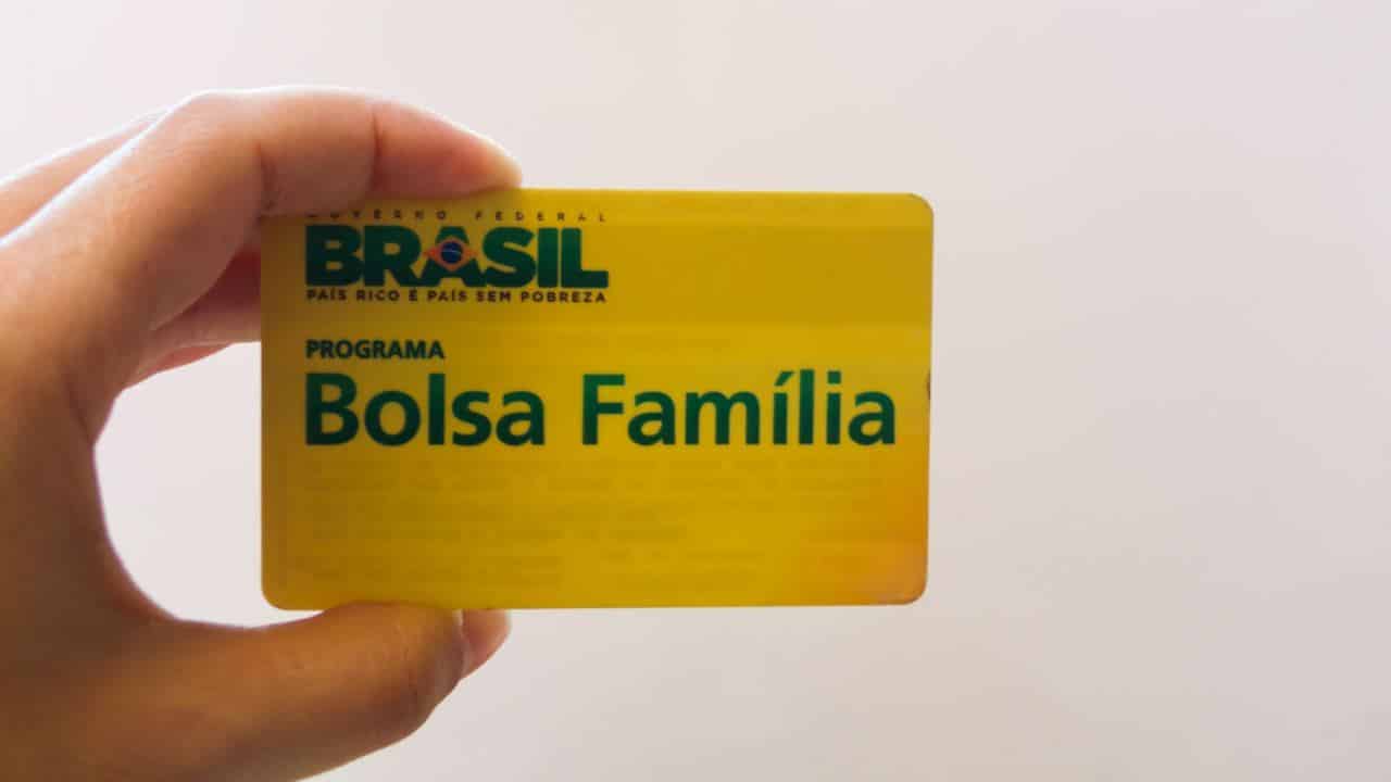 Mais um grupo de beneficiĂĄrios do Bolsa FamĂlia recebe hoje o AuxĂlio Emergencial