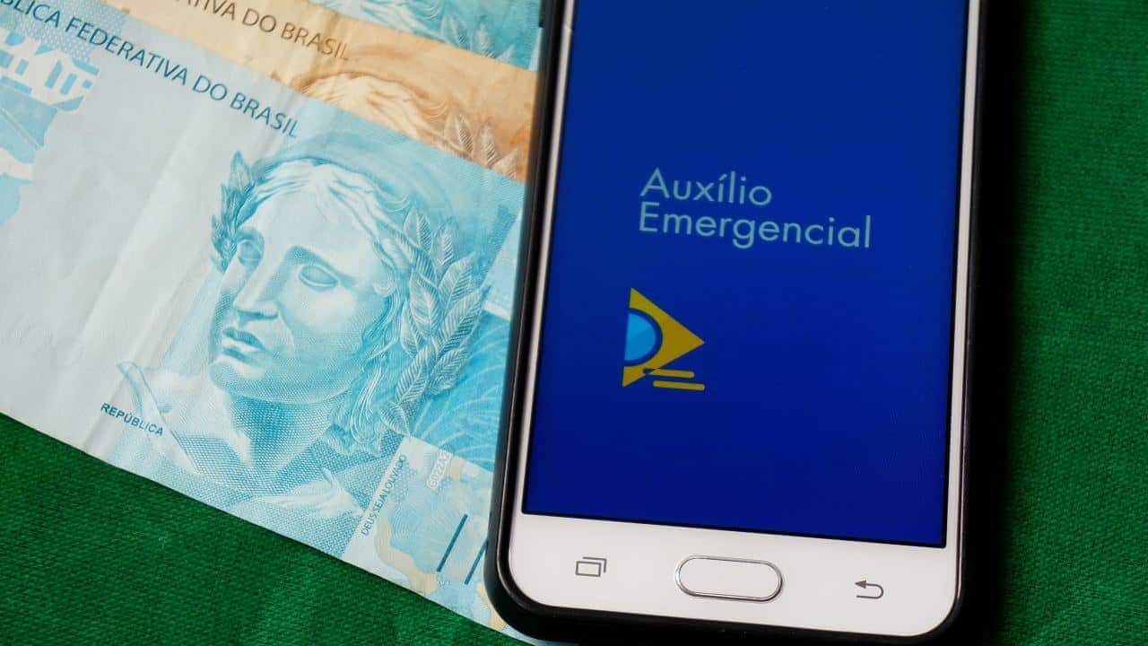 receber o auxílio emergencial por engano