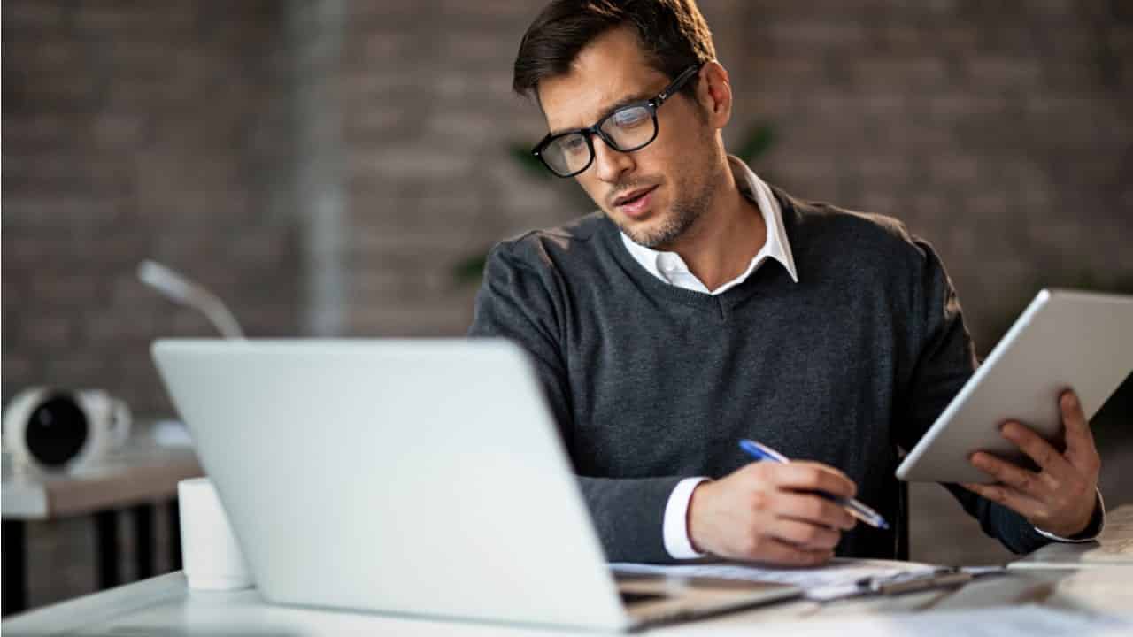 Confira os FIIs que pagam até R$ 160 por cota hoje (17) com IFIX em alta