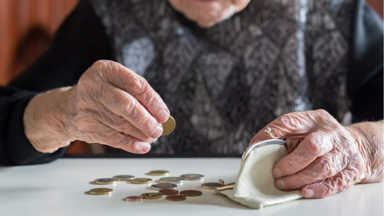 aposentados podem ficar sem aumento por 2 anos