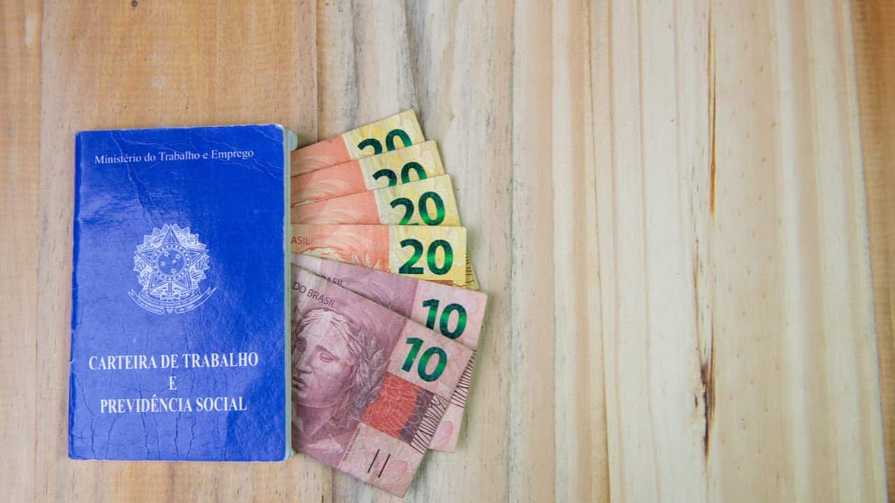 INSS corta pela metade pensÔes de milhares de pessoas