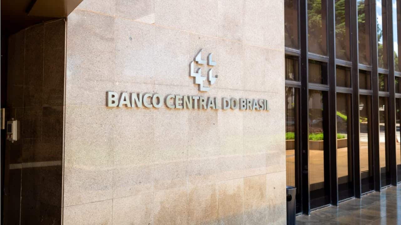 Banco Central volta a divulgar projeções
