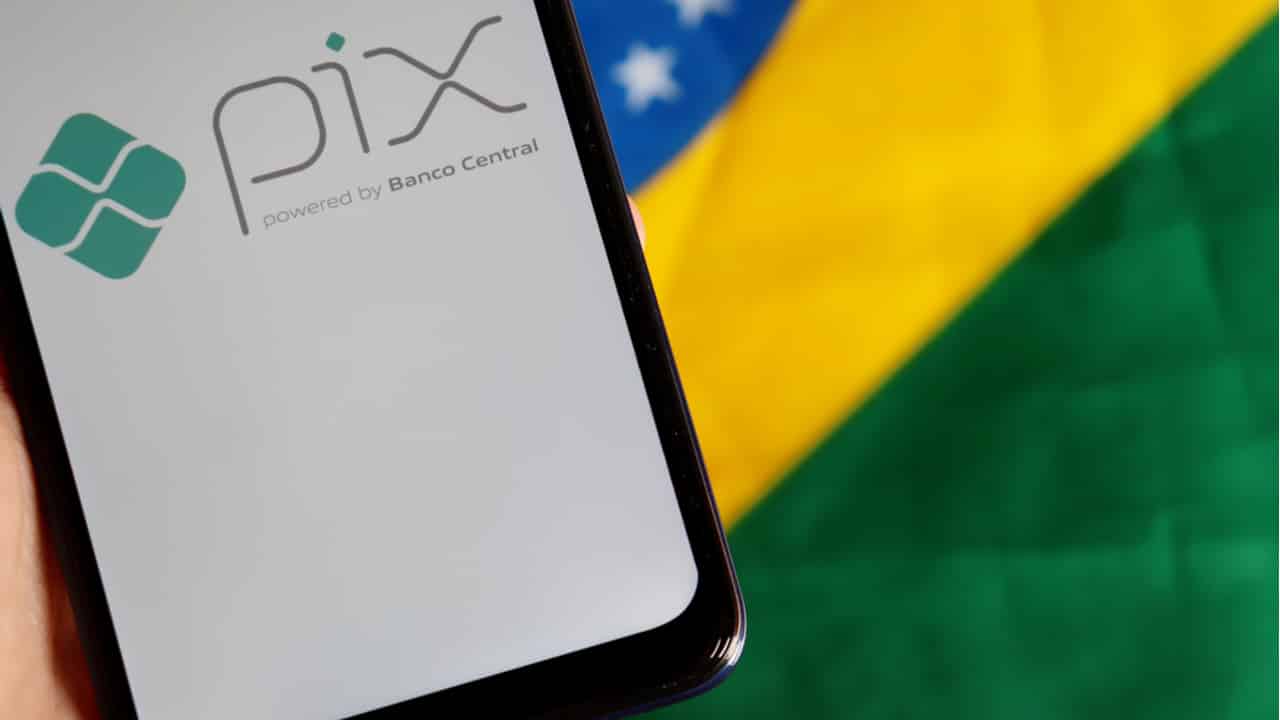 83% dos brasileiros preferem usar Pix a fazer TED ou DOC, diz pesquisa do C6 Bank