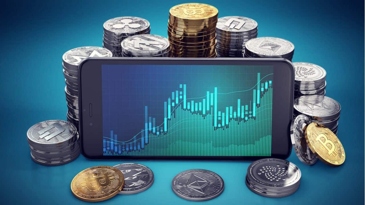 imagem de criptomoedas ao redor de um gráfico de aumento mineração em nuvem FleetMining