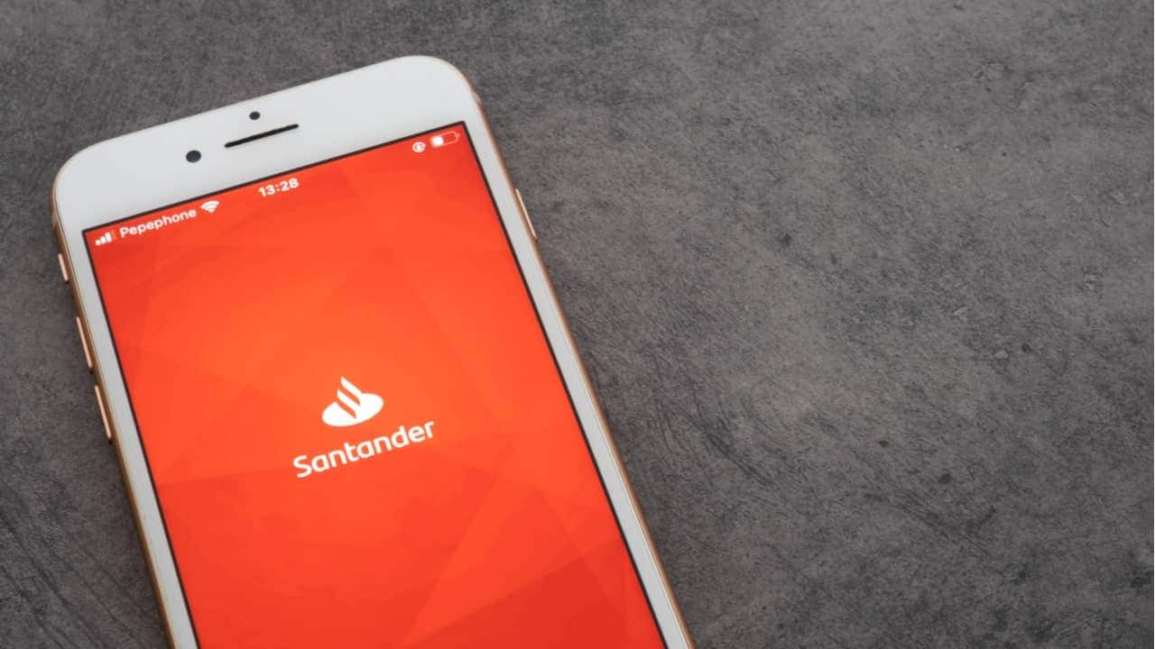 Santander transferências via WhatsApp