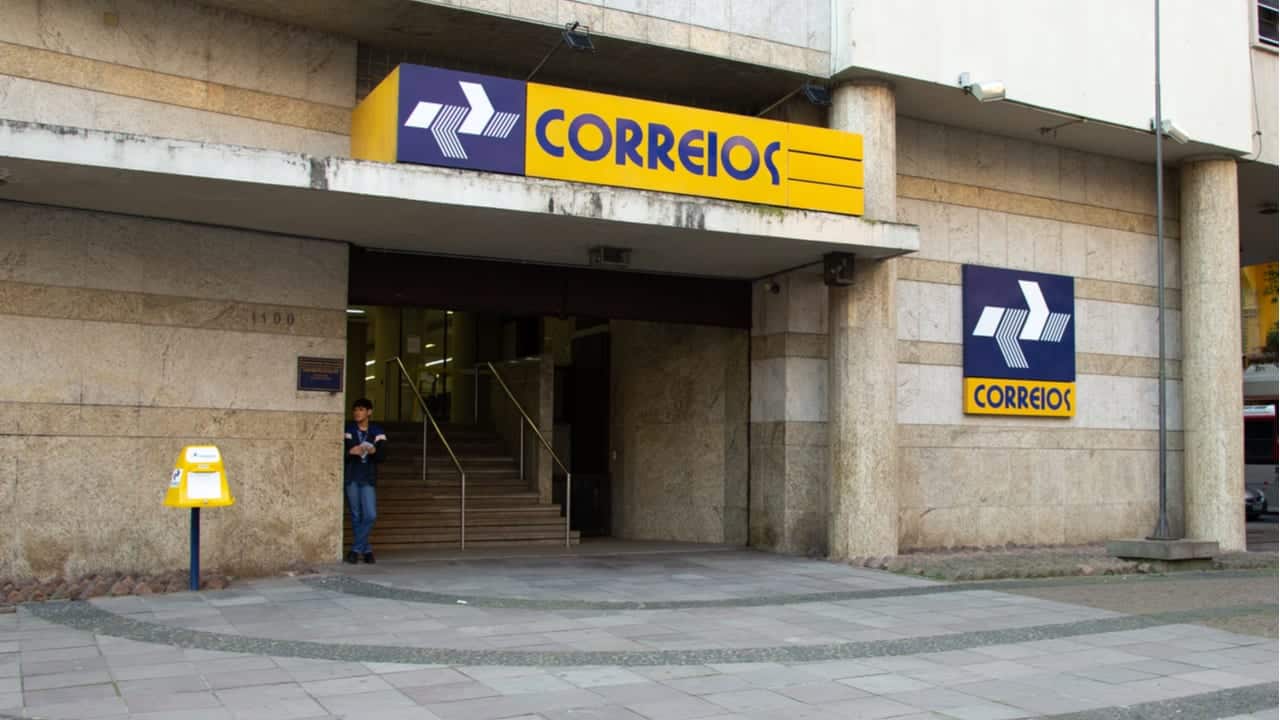 Fachada de agência dos Correios