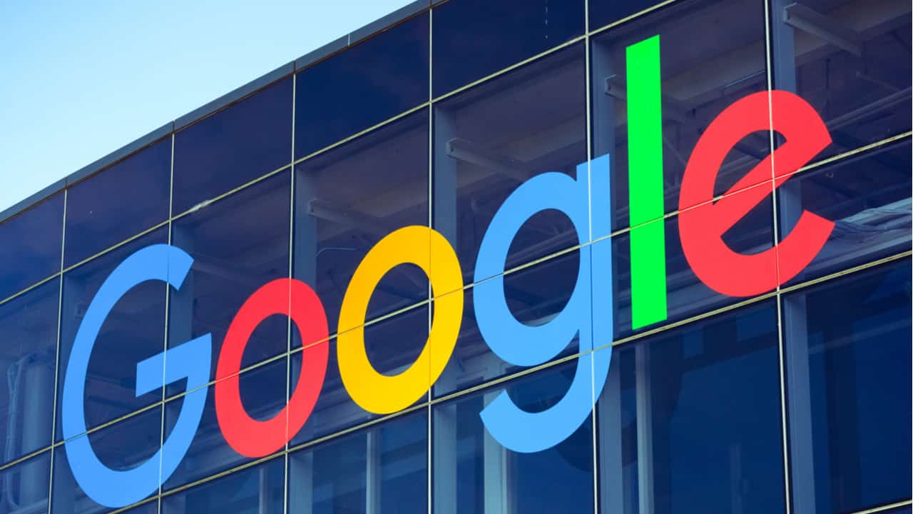 Teve os dados vazados? Busca do Google permite remover celular e documentos expostos