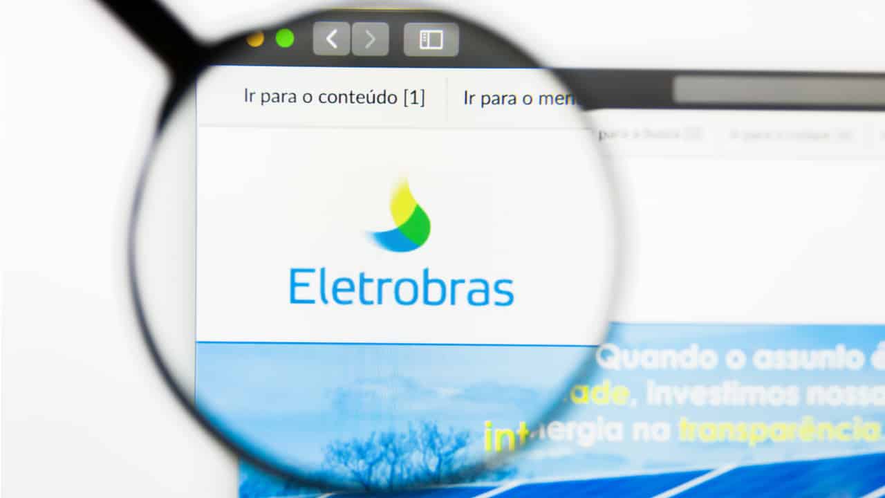 Lupa evidenciando logo da Eletrobras em página da web