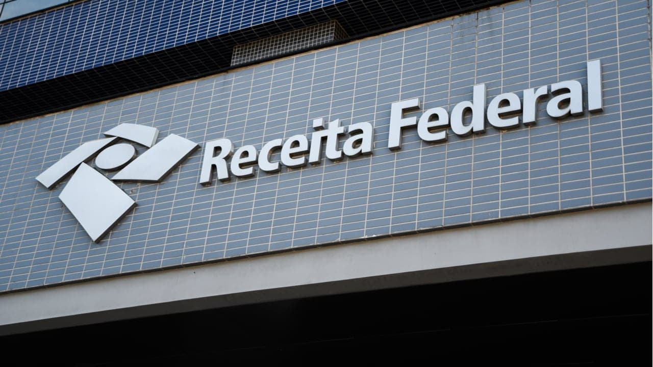 Receita Federal vira alvo de golpistas e faz alerta contra os crimes
