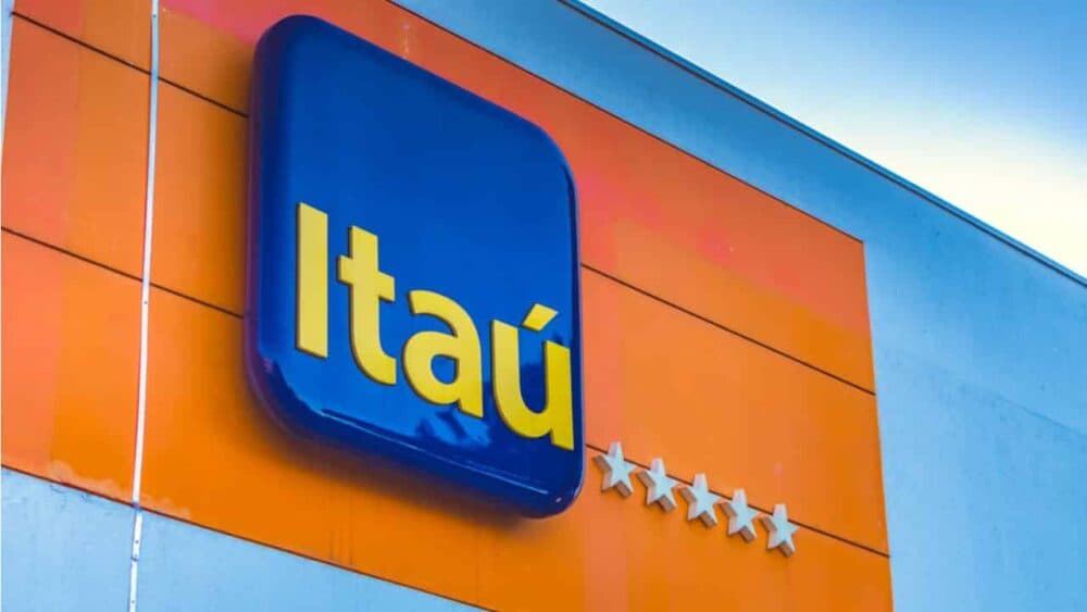 Gerente do Itaú embolsa quase R$ 60 mil fazendo vários Pix de conta de cliente