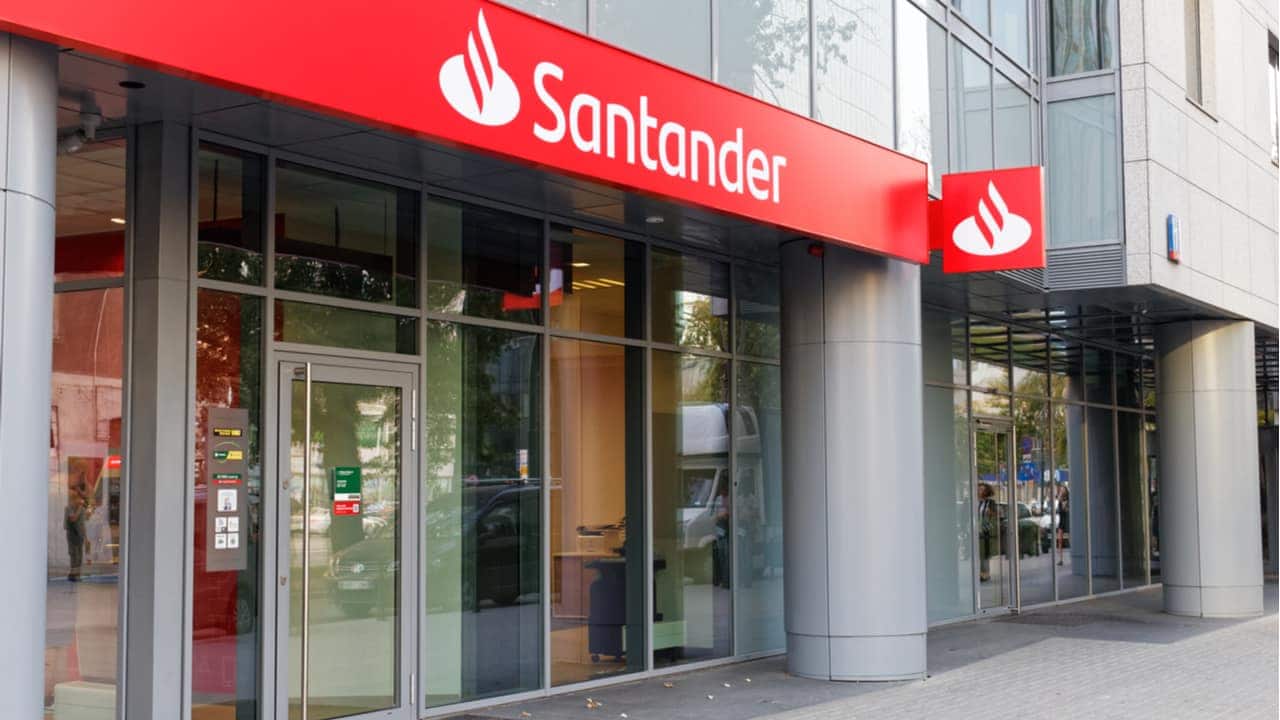 Santander Universidades oferece 5 mil bolsas com 100% de desconto em Harvard Business Publishing