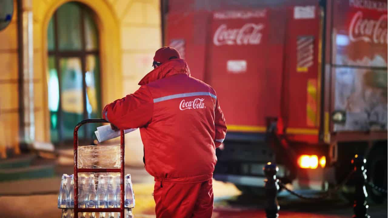 Coca-Cola abre 93 vagas de emprego no Brasil; confira