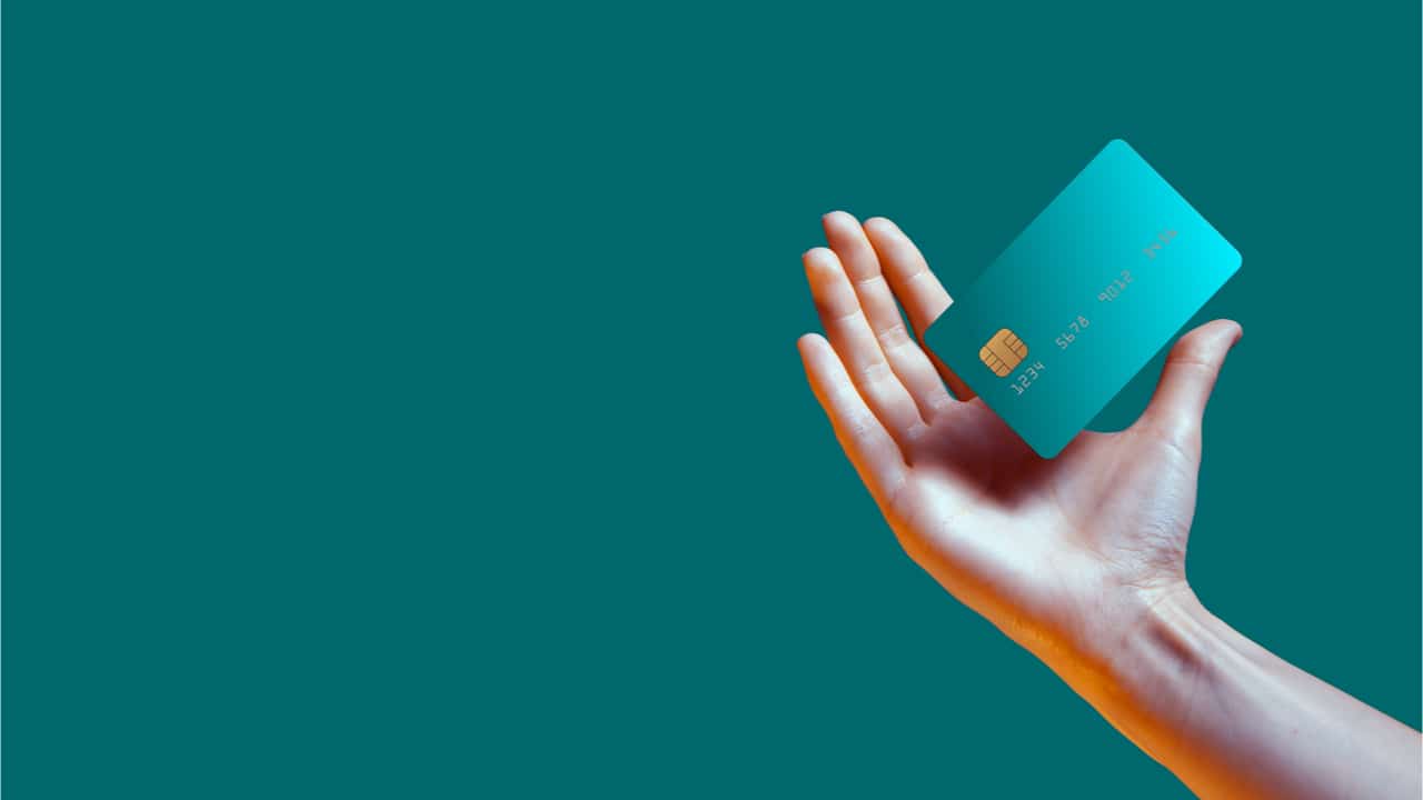 5 CartÔes de crédito que possuem cashback e não cobram anuidade: Um deles vai te surpreender