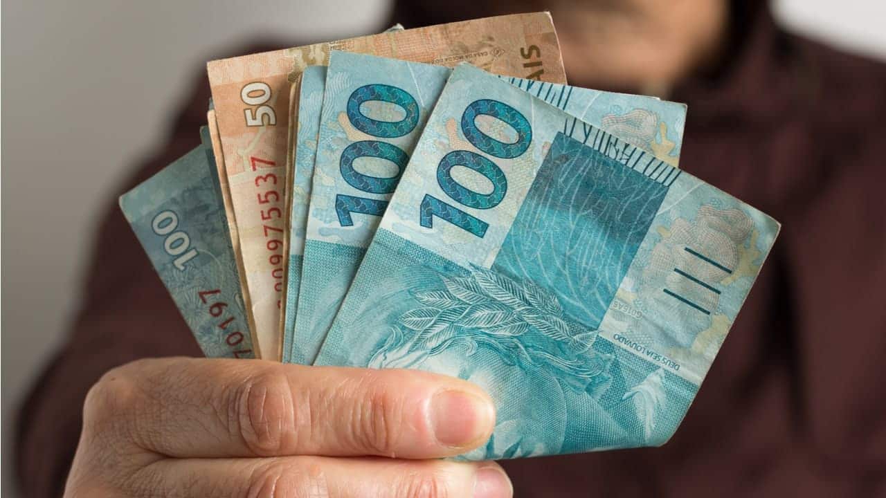 Servidores públicos DESTE estado ganham reajuste de 25%