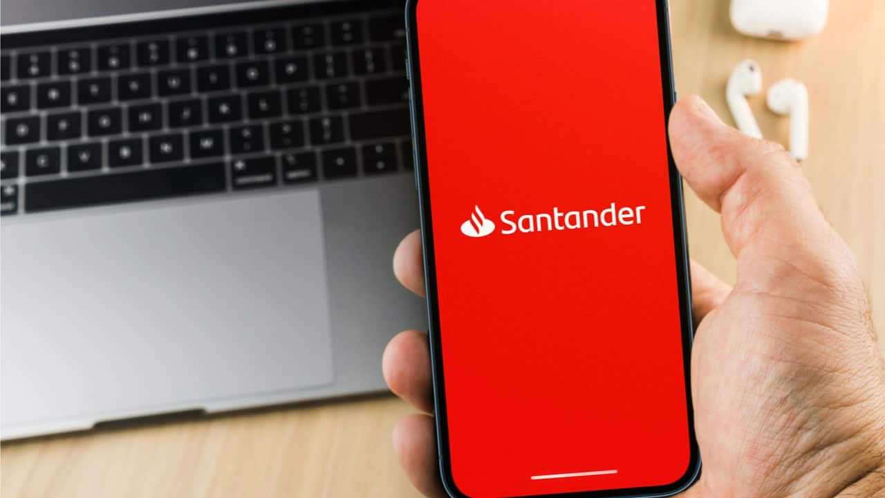 Como abrir uma conta no Santander pelo celular?