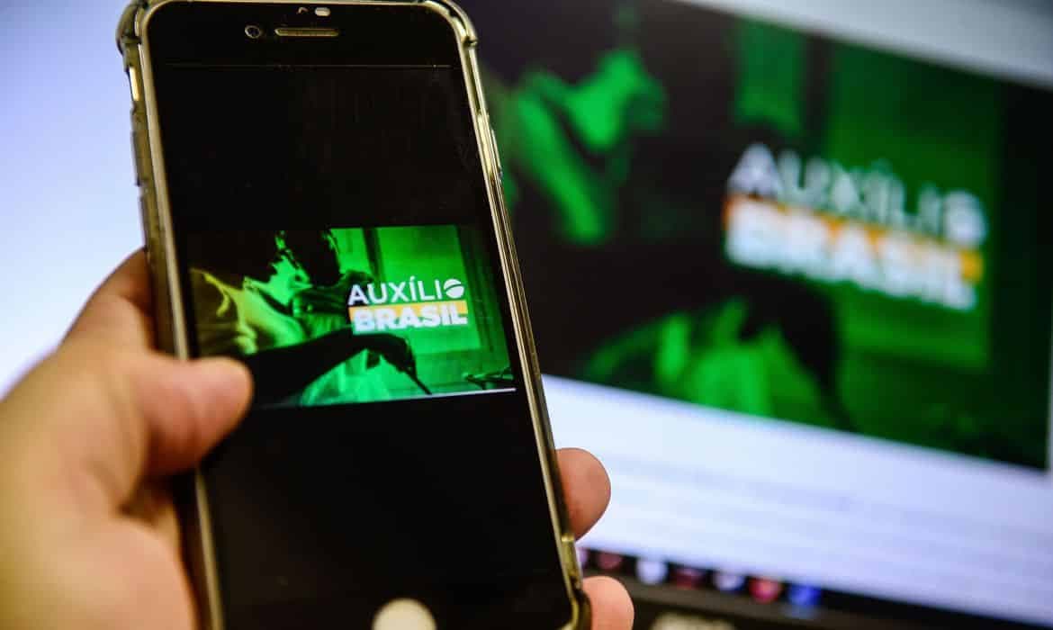Auxílio Brasil pode ser pago a mais de uma pessoa por família?
