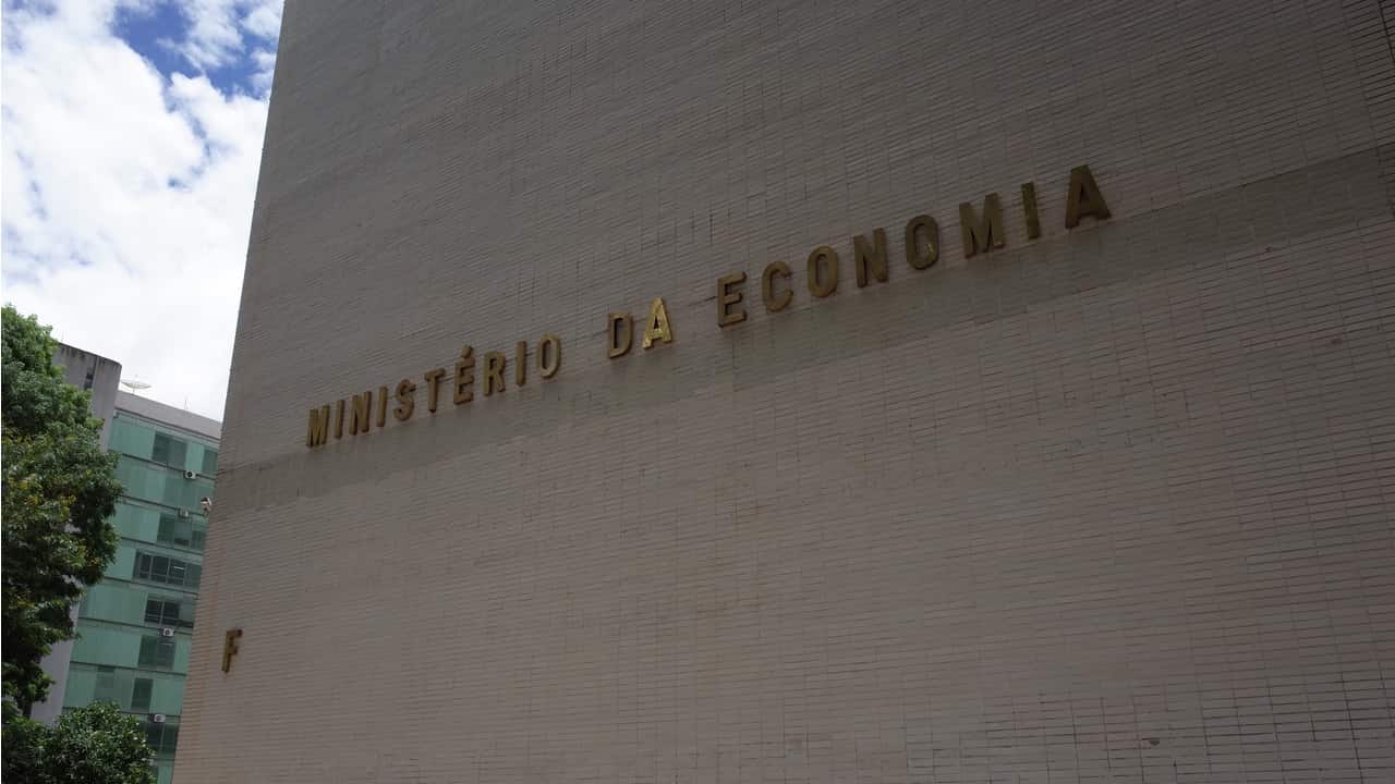 Governo perde R$ 8 bilhões de uma vez só