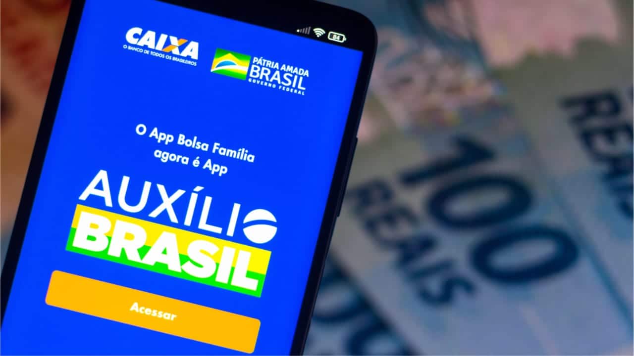Governo cogita colocar um teto nos juros do consignado do Auxílio Brasil