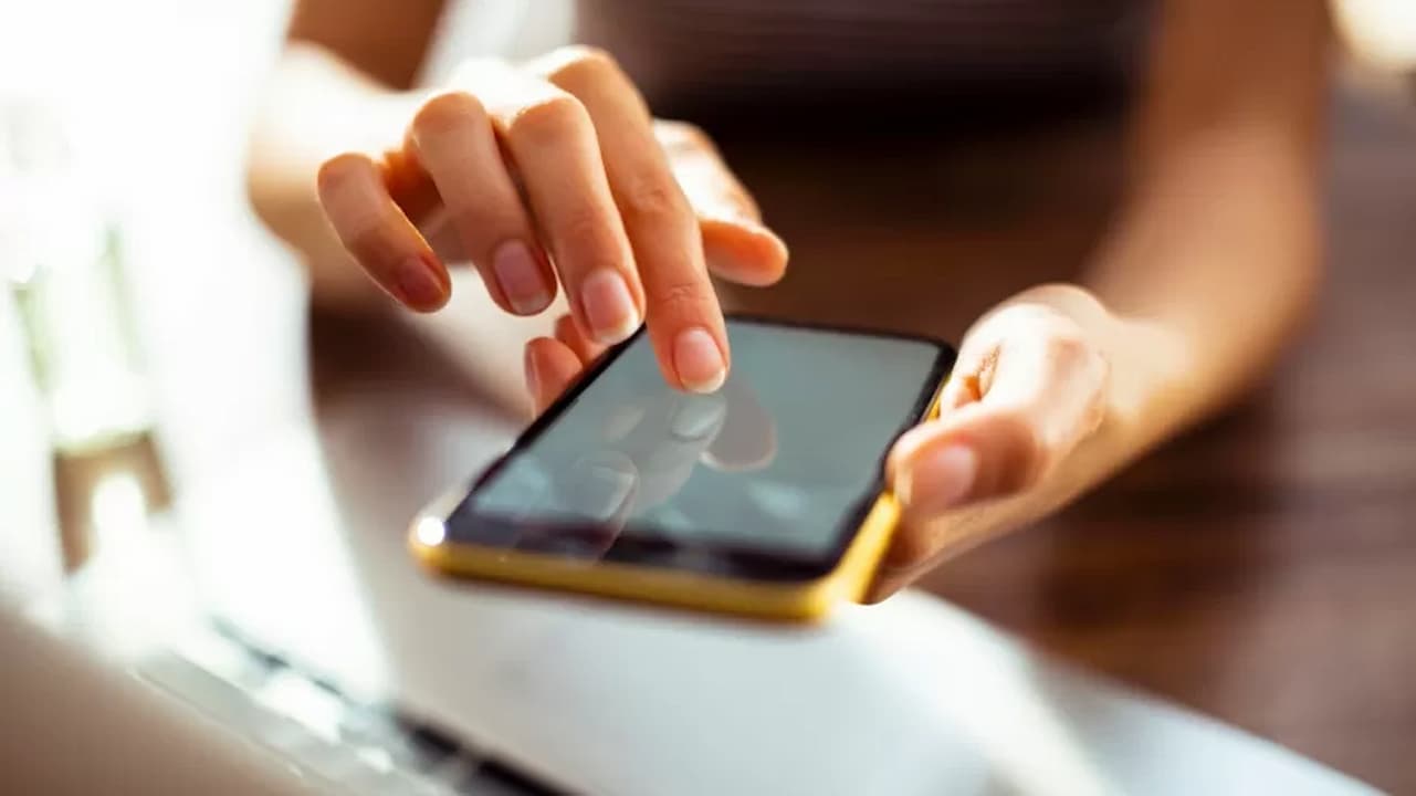 Melhores apps para ganhar dinheiro lendo notícias e livros