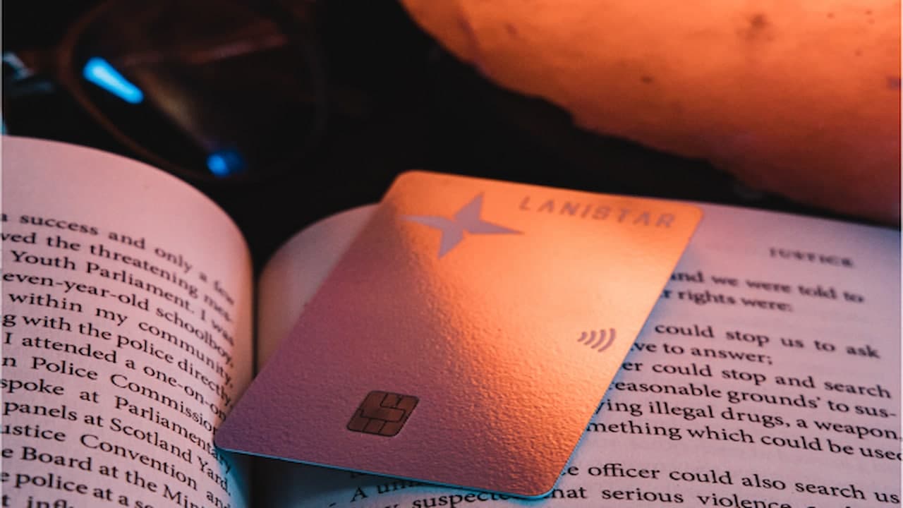 A parceria entre cripto e bancos online e como Jeremy Baber CEO da Lanistar está reinventado o jogo das fintechs
