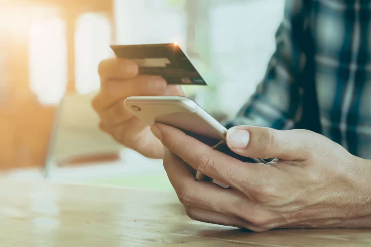 Cartões com benefícios e pouca anuidade