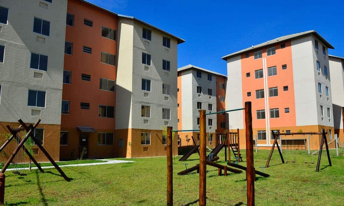 Prédios do programa habitacional "Minha Casa, Minha Vida"