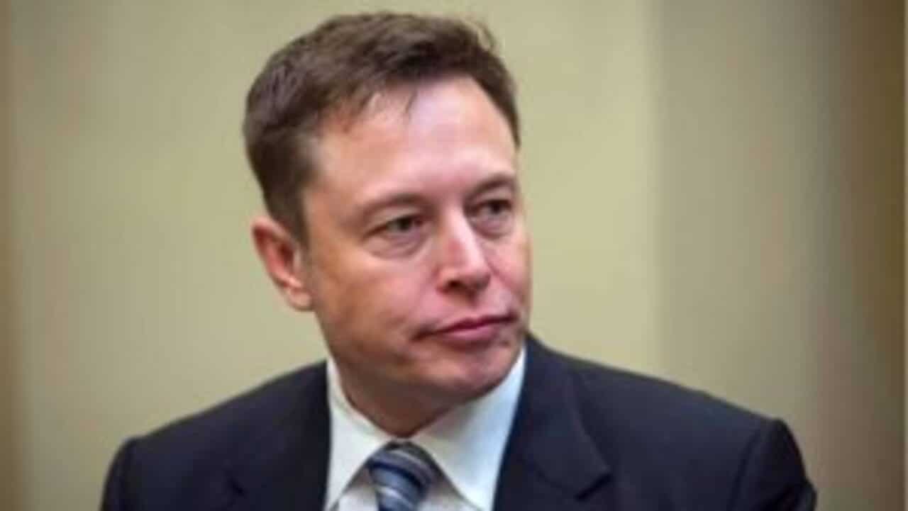 Musk protesta contra taxa cobrada pela Apple: entenda!