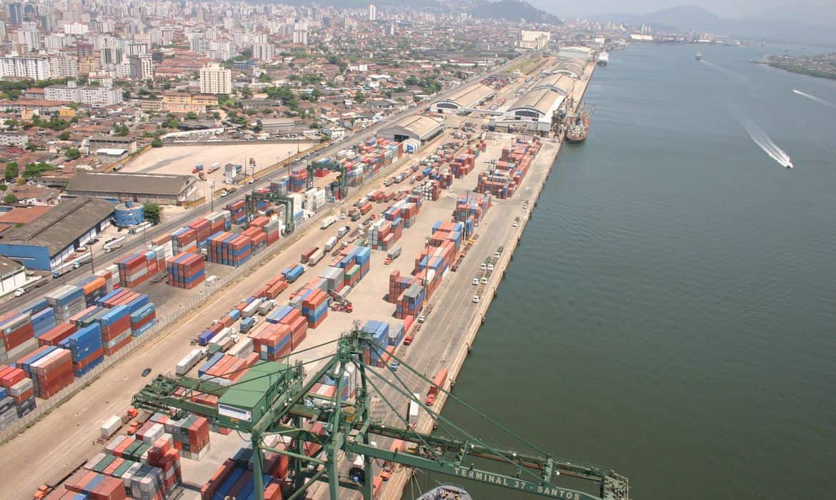 Visão aérea do Porto de Santos