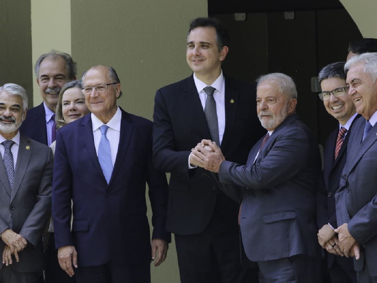 PEC da Transição vai gerar aumento de impostos?