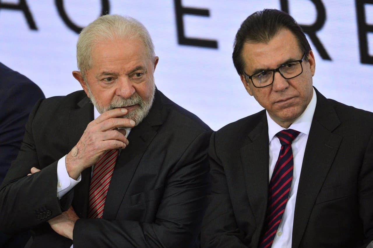 Ministro de Lula confirma que imposto sindical não vai voltar
