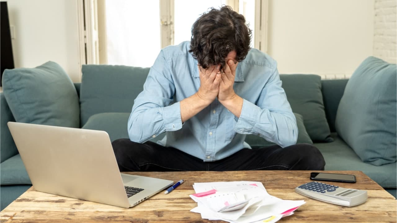 Estudo da Serasa aponta os impactos emocionais de inadimplência dos consumidores