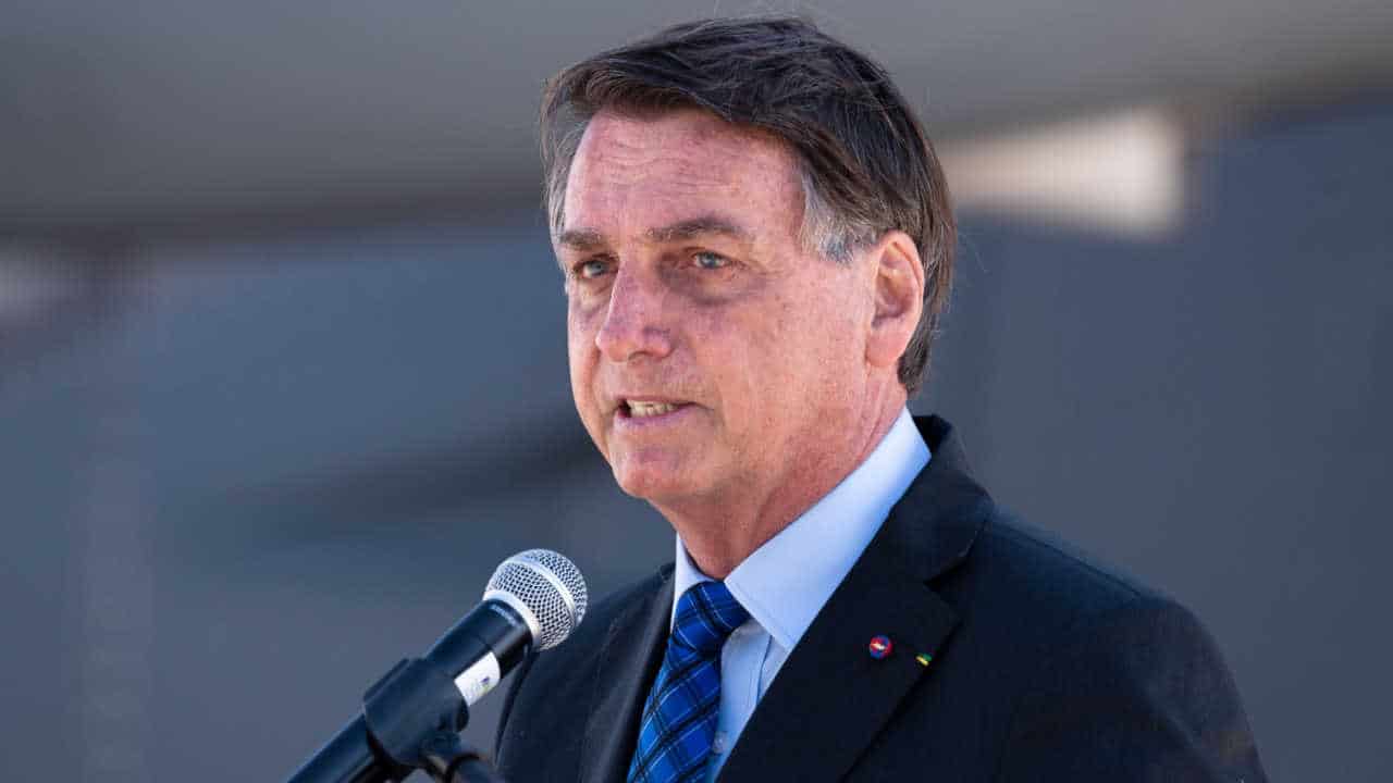 Gastos sigilosos de Bolsonaro com cartão corporativos serão investigados