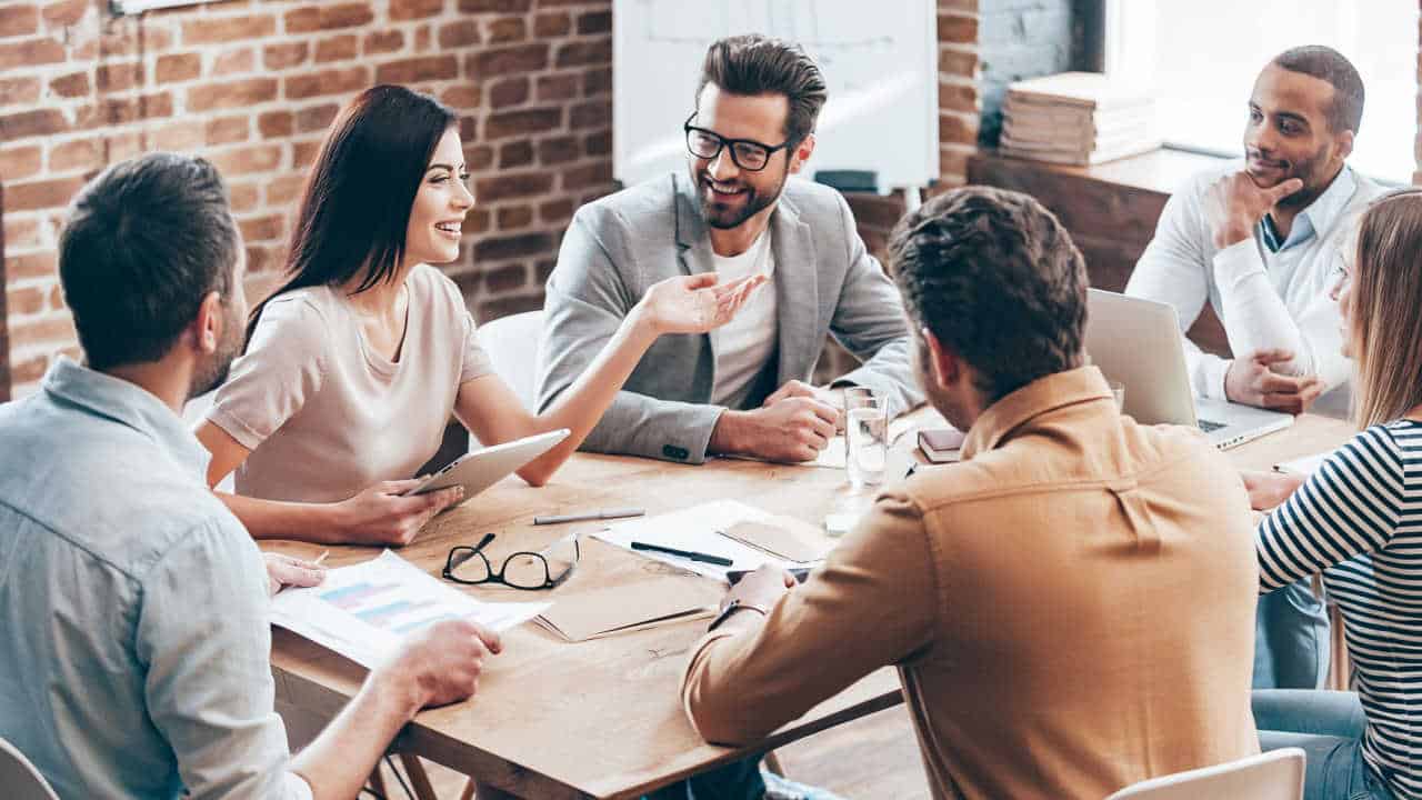 Famosa plataforma revela quais são os melhores locais para trabalhar no Brasil
