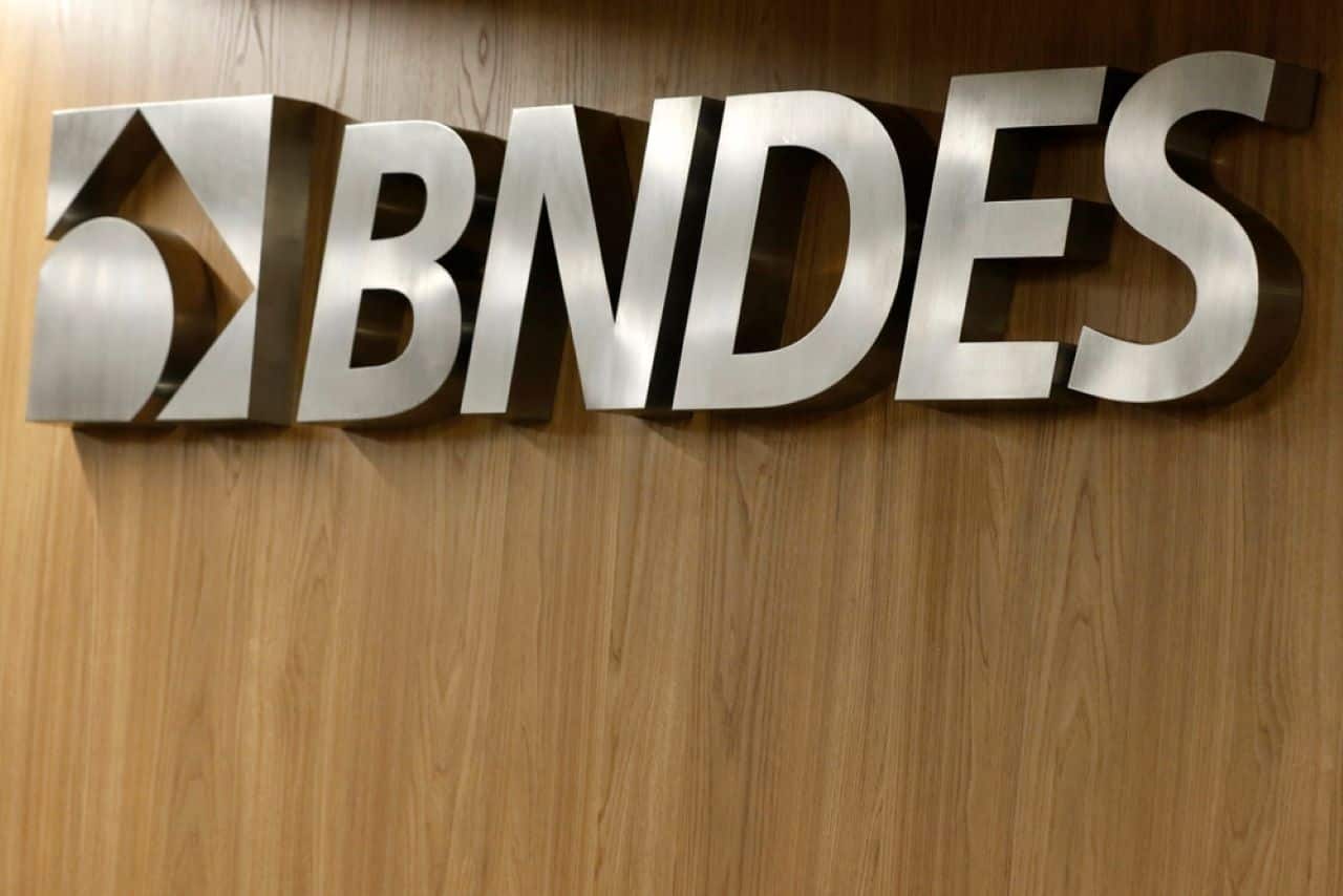 fachada de prédio do BNDES