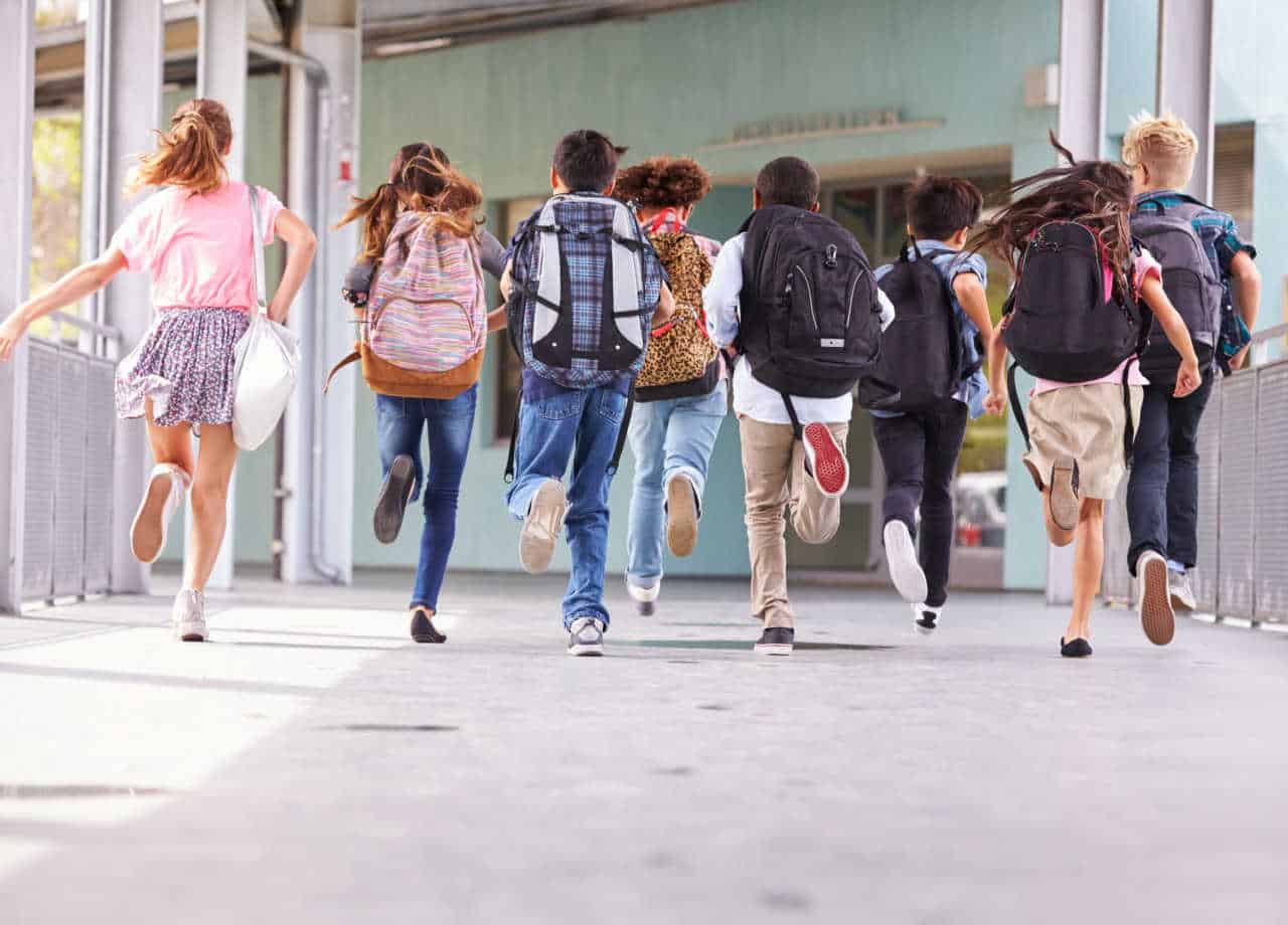 Alerta para pais: novo golpe do Pix envolve ameaça a escolas