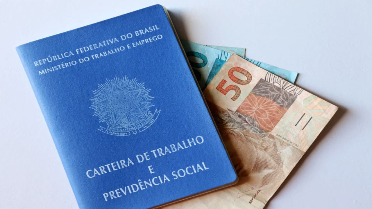 Afinal, é permitido contratar estrangeiros pelo regime CLT?