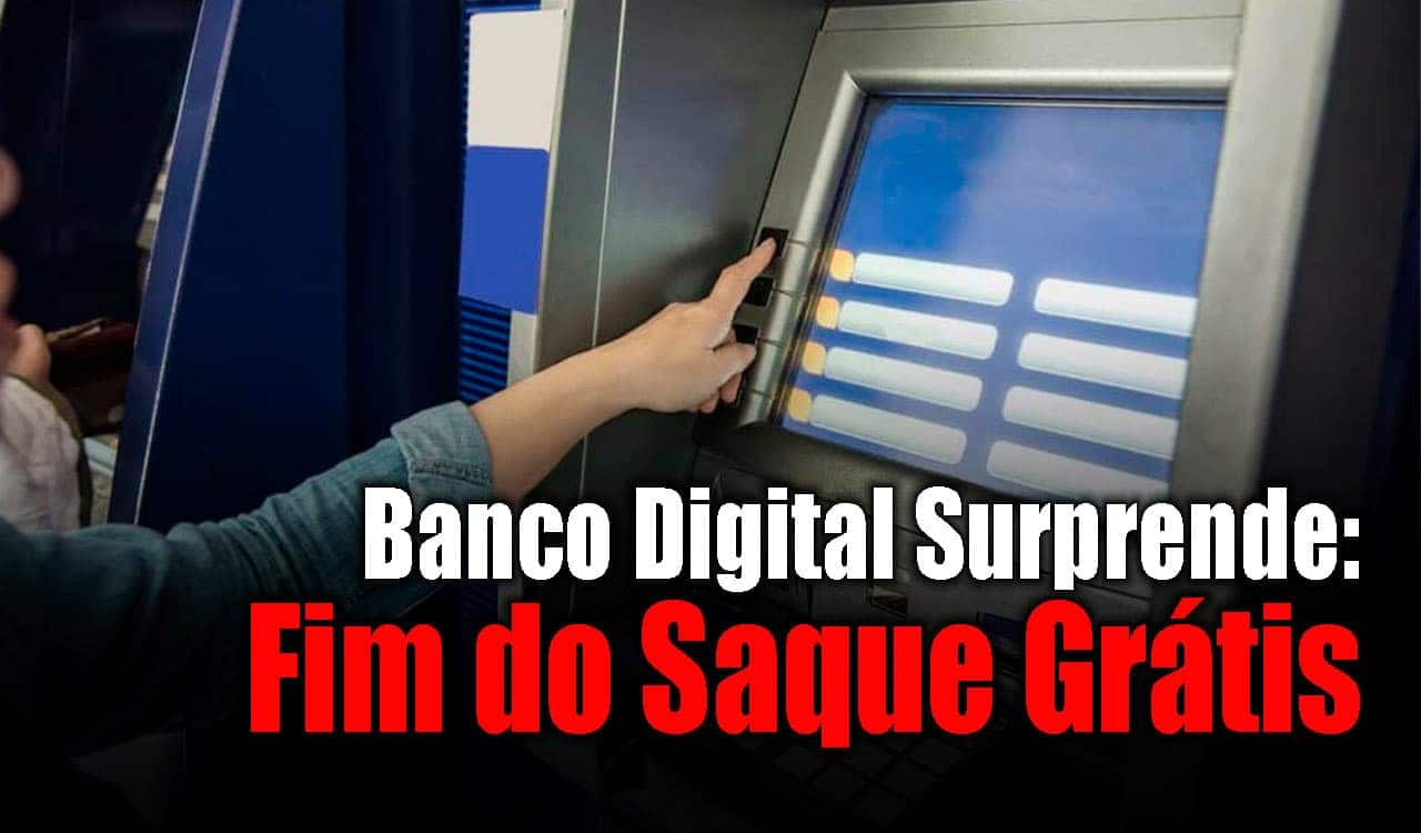 pessoa efetuando saque em um caixa eletrônico