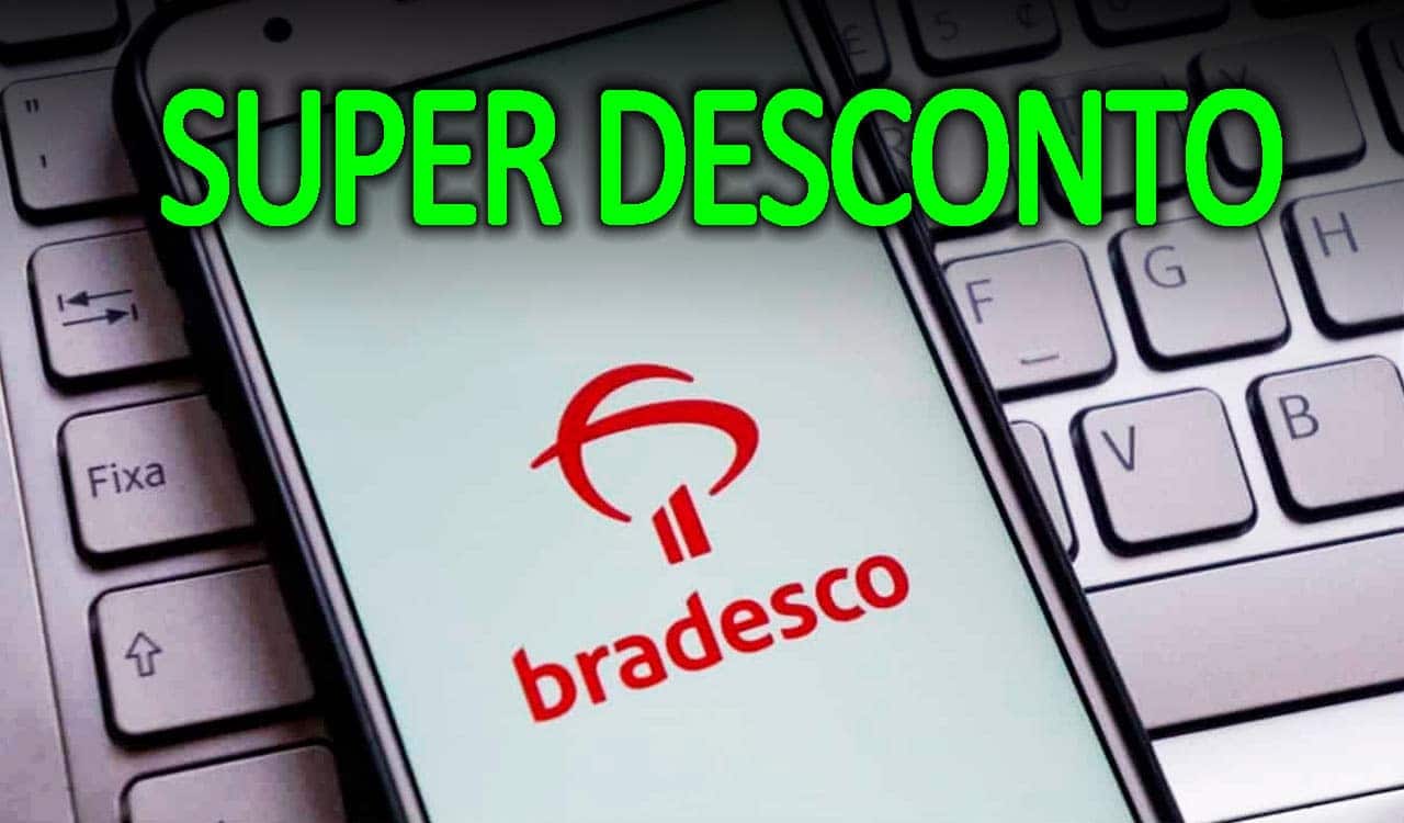 Celular com o Bradesco aberto