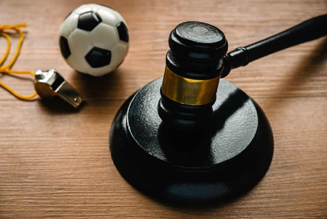 Ex-jogador de futebol campeão do mundo tem medalhas e troféus penhorados