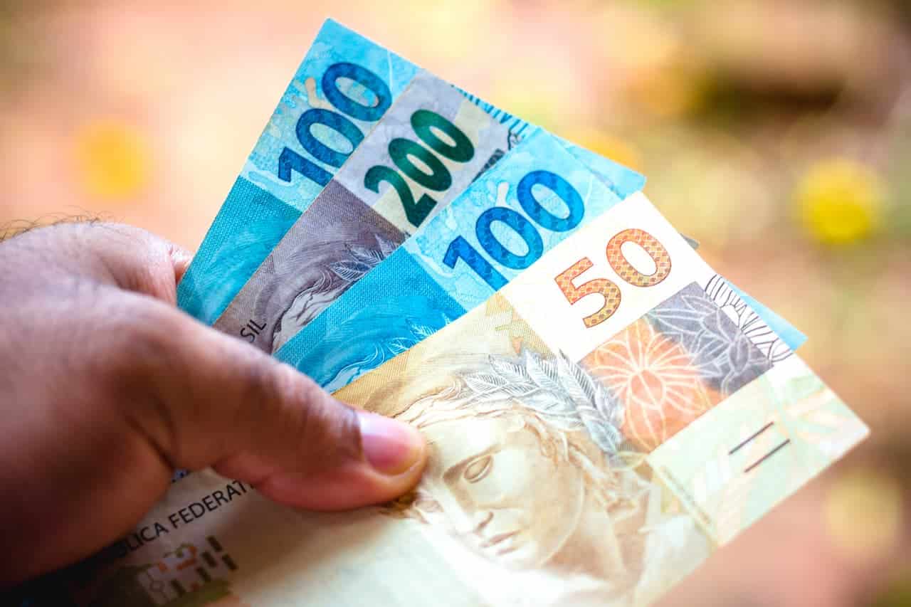 Precisa de dinheiro e quer resgatar investimentos? Veja como funciona o resgate antecipado