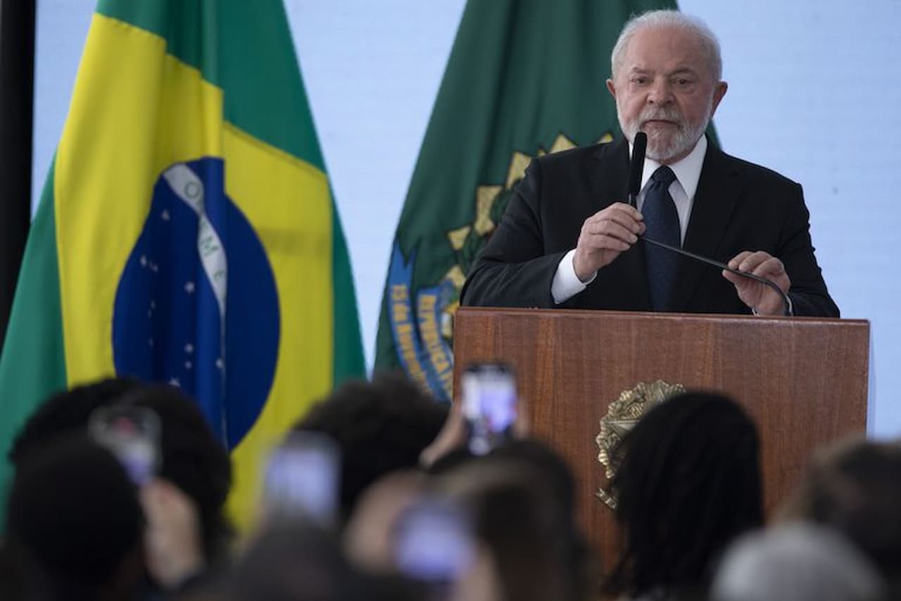 Lula não se conforma e quer brigar pela Eletrobras na Justiça
