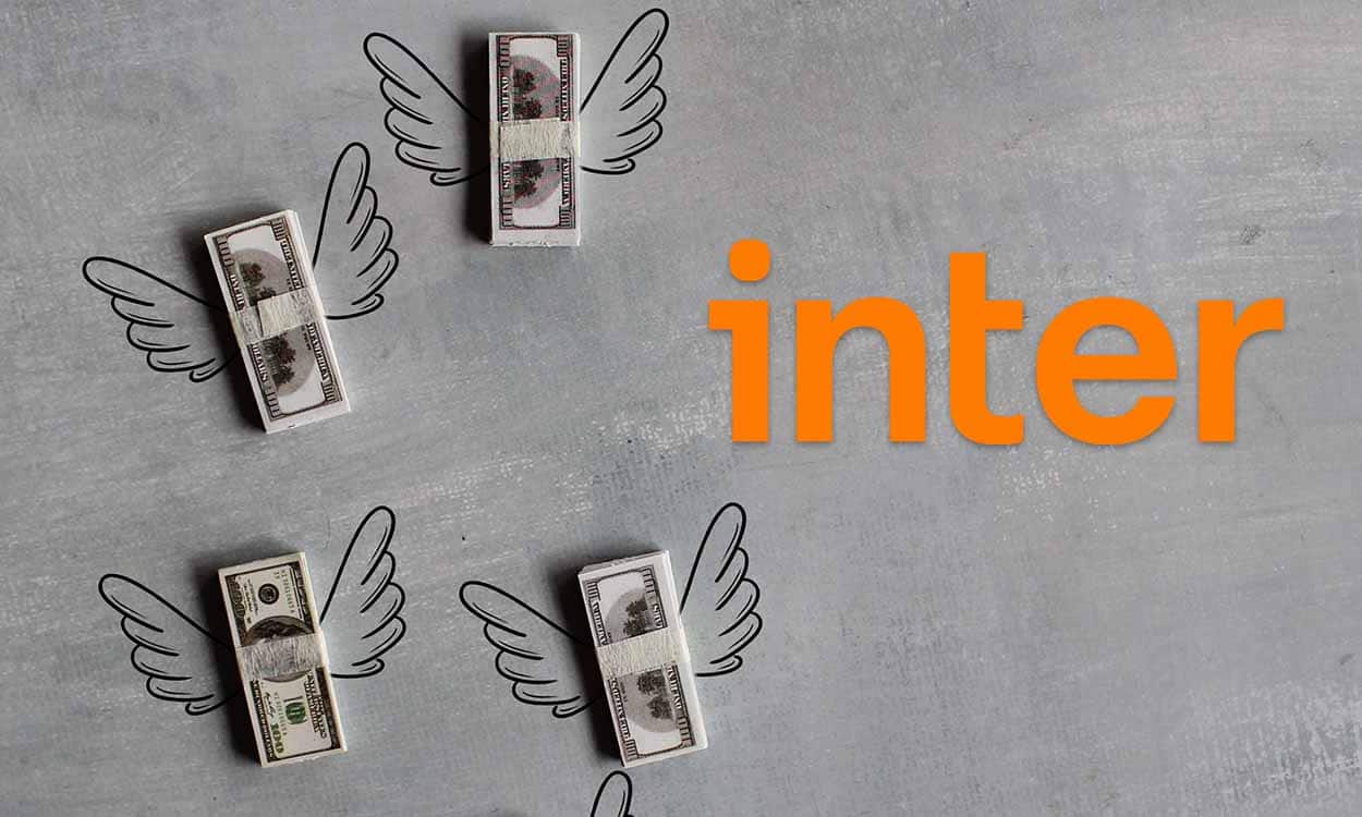 Imagem de maços de dólares com asas desenhadas do lado, como se eles voassem, e a logo do banco inter ao lado